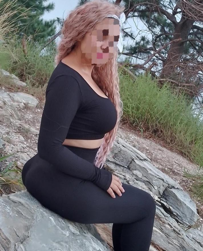 641996381: Chica busca chico en Sevilla
