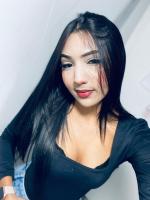 614210813: Chica busca chico en Barcelona