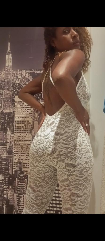 634061086: Chica busca chico en Melilla