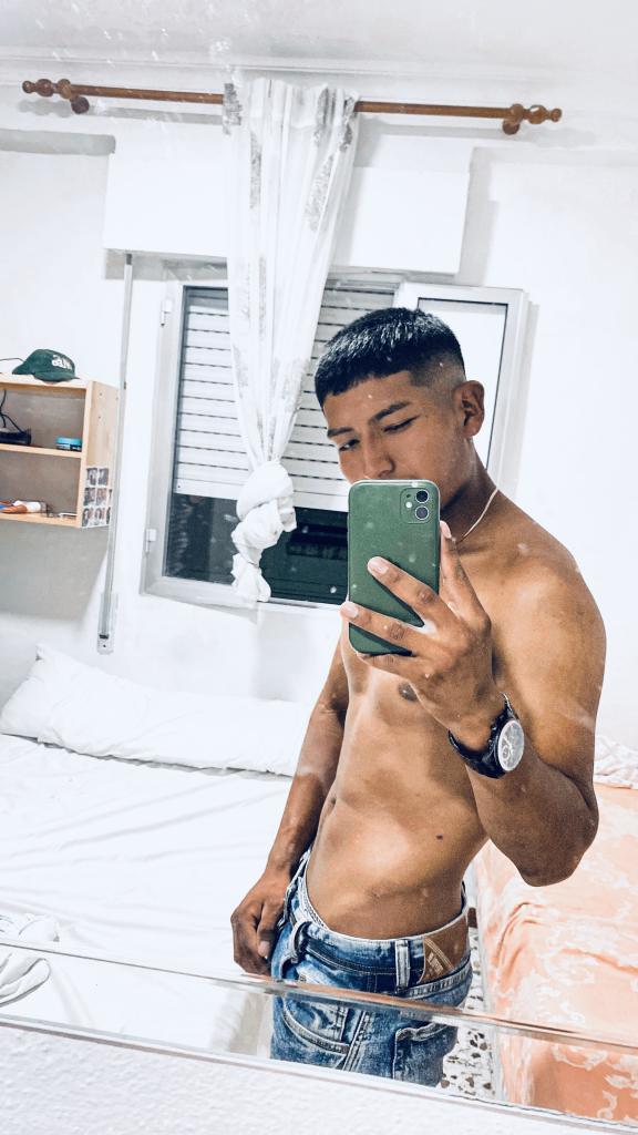 637969198: Chico busca chica en Valencia