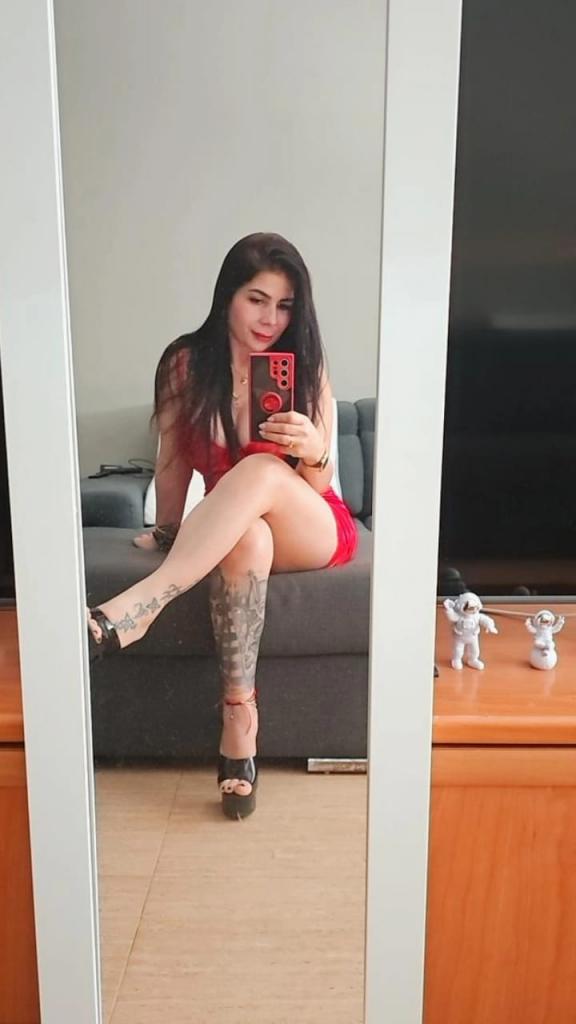 Chica busca chico en Granada: Chica busca chico