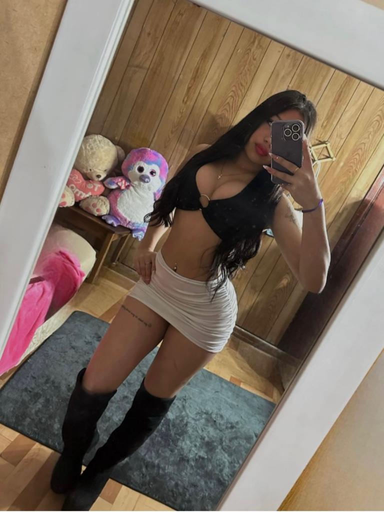 632893902: Chica busca chico en Barcelona