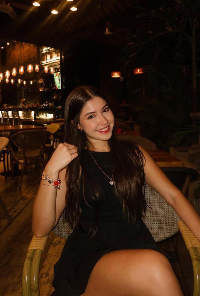 672877469: Chica busca chico en León