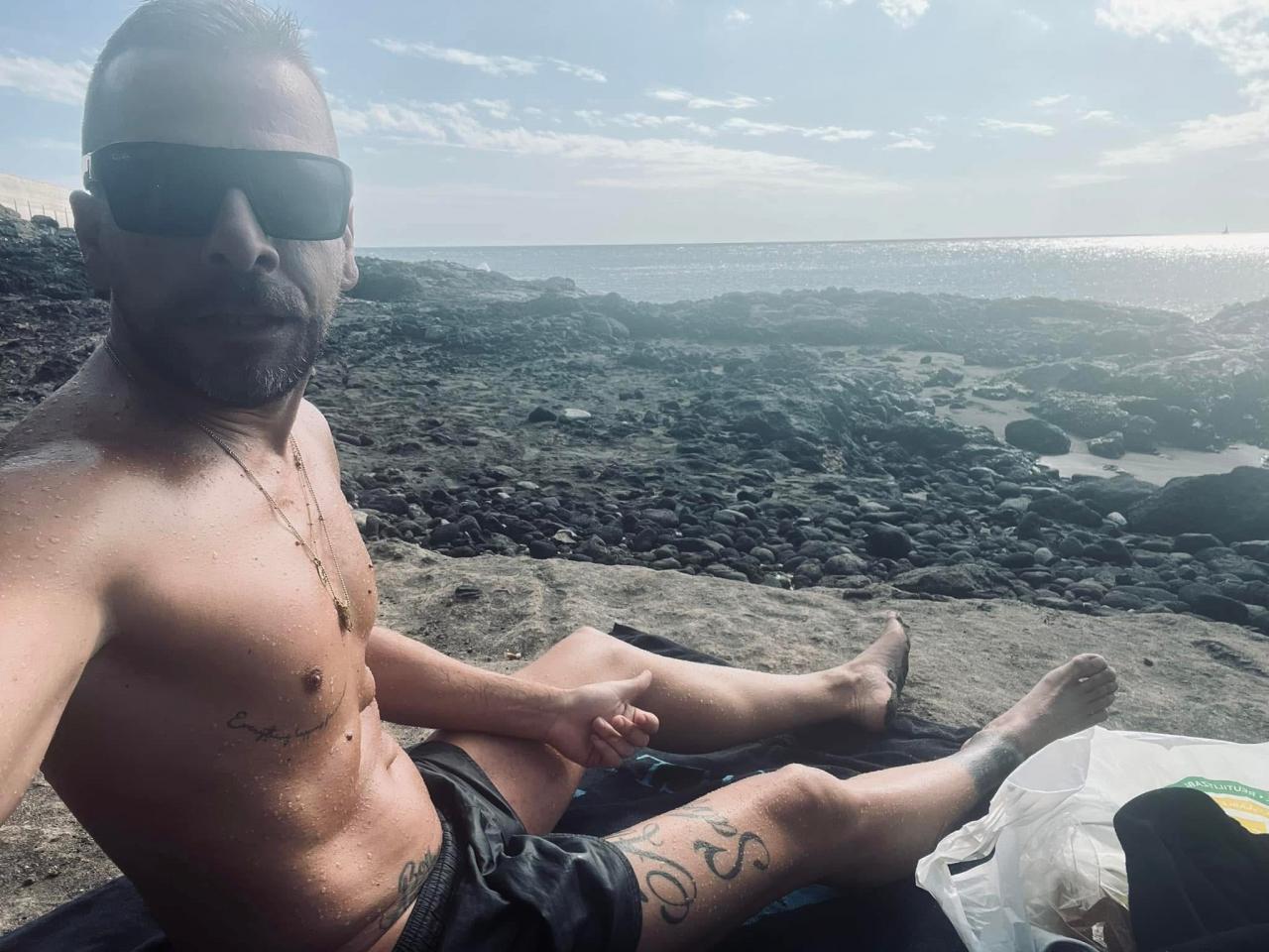 Chica busca chico en Tenerife: 