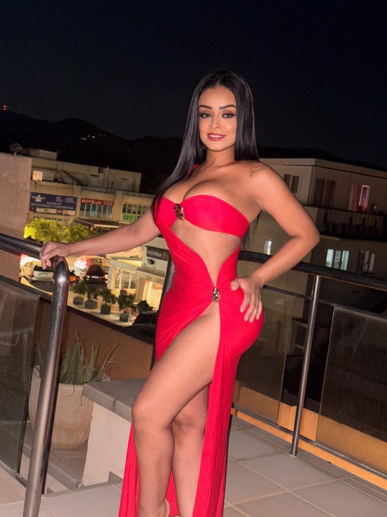 Chica busca chico en Ibiza: 