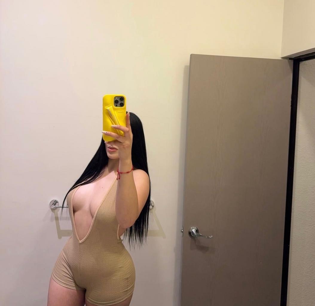 631810770: Chica busca chico en Granada