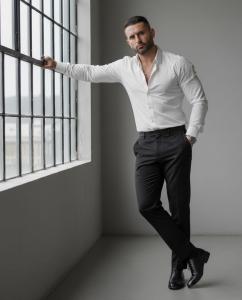 676980179: Chica busca chico en Sevilla