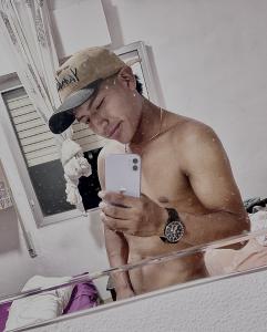 637969198: Chico busca chica en Valencia