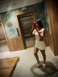 655700411: Chica busca chico en Cantabria