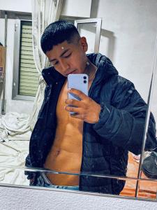 637969198: Chico busca chica en Valencia