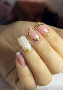 607489433: Chica busca chico en La Coruña