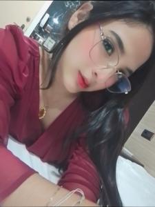 610773816: Chica busca chico en Barcelona