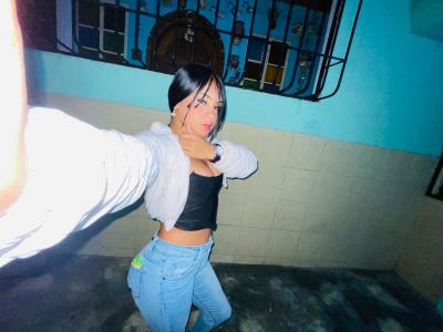 610748636: Chica busca chico en Barcelona