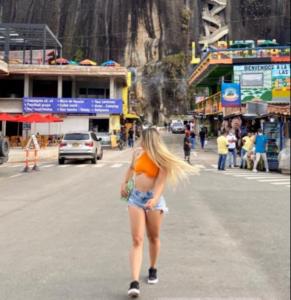 632187305: Chica busca chico en Málaga