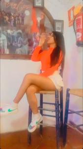 605487093: Chica busca chico en Granada