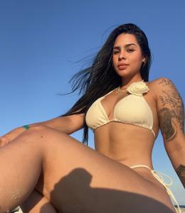 613290764: Chica busca chico en La Coruña