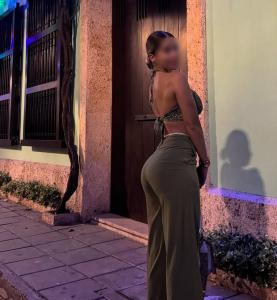 611221421: Chica busca chico en La Coruña