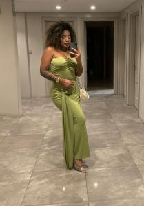 614710879: Chica busca chico en Málaga