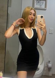 697898375: Chica busca chico en Málaga