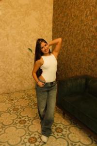 672877469: Chica busca chico en León