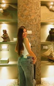 672877469: Chica busca chico en León