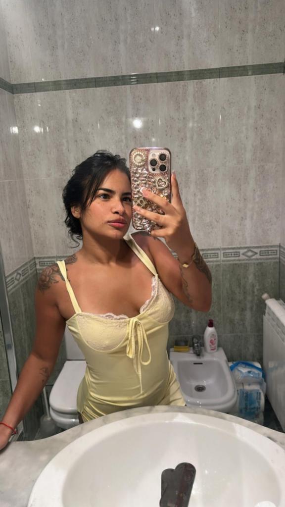 697759343: Chica busca chico en Lugo