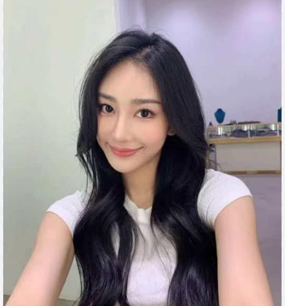 667719054: Chica busca chico en Granada