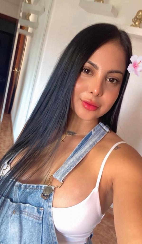 669745865: Chica busca chico en Zaragoza