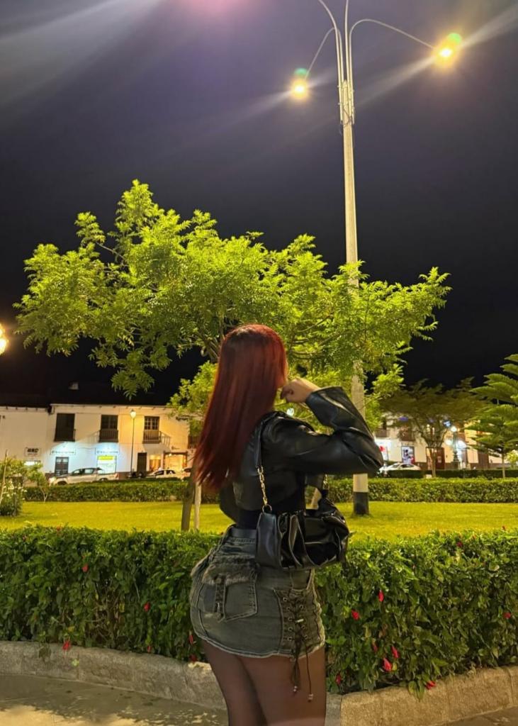 614923046: Chica busca chico en La Coruña