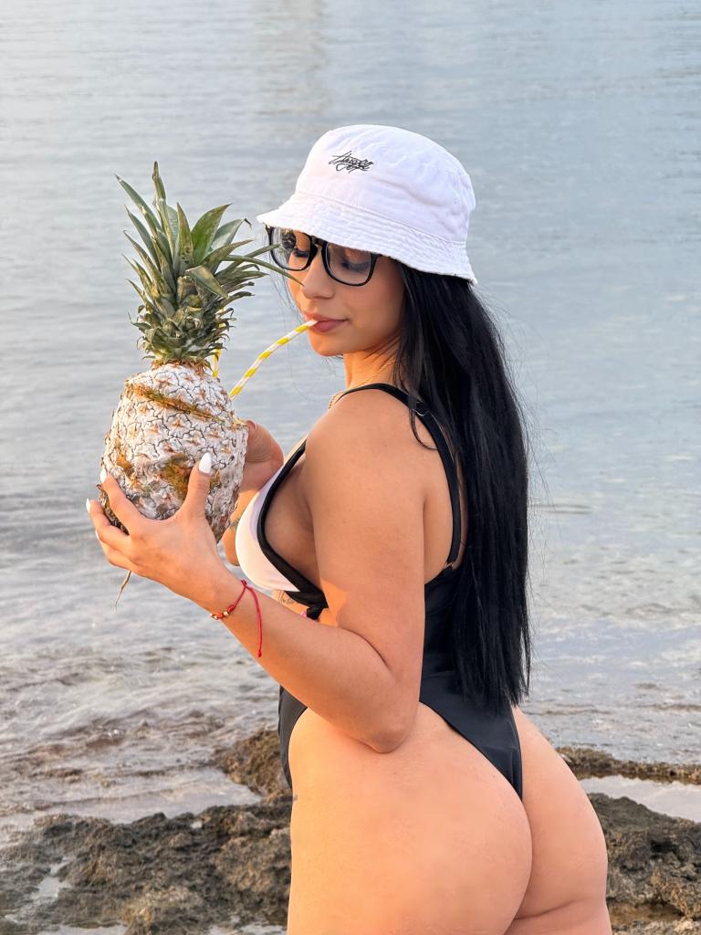 Chica busca chico en Ibiza: 