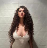 643459609: Chica busca chico en Gerona