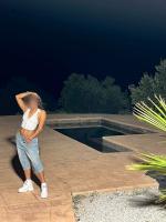 605487093: Chica busca chico en Granada