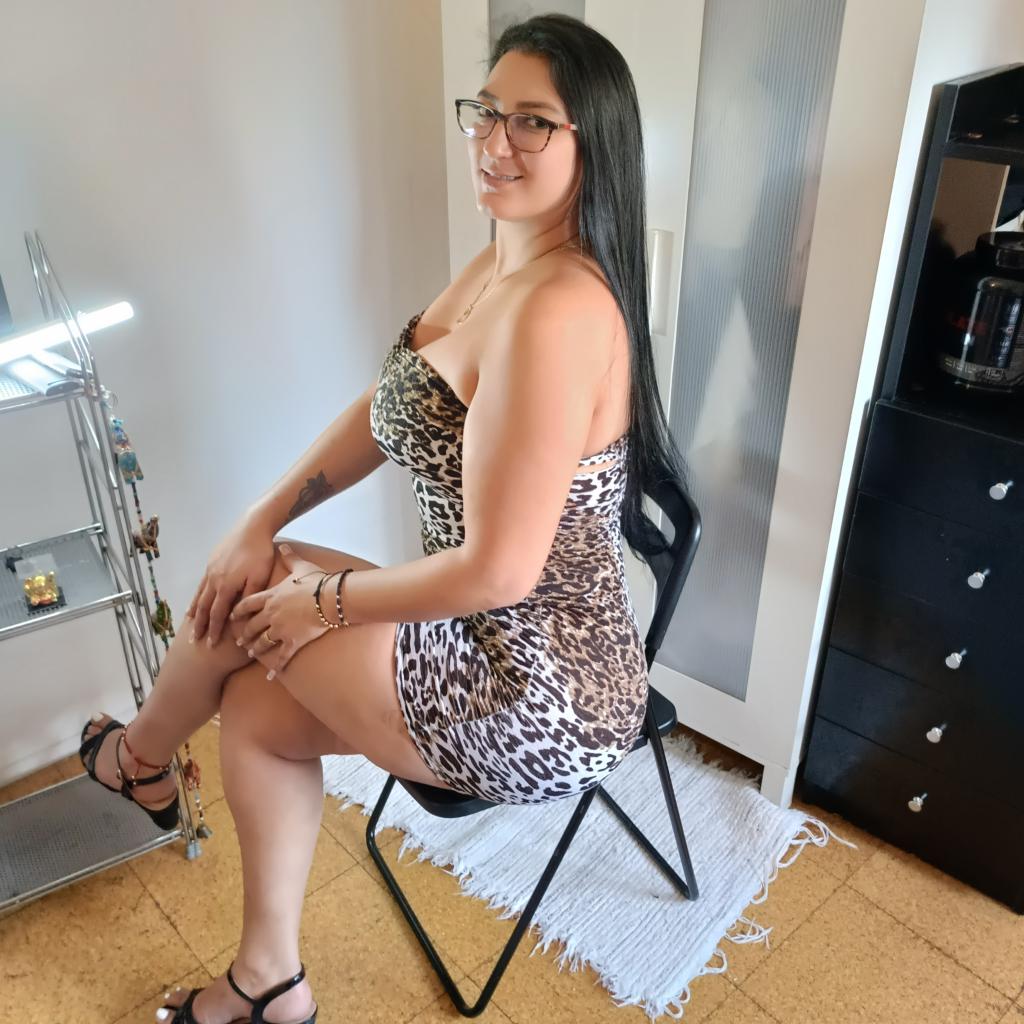 641393224: Chica busca chico en Barcelona