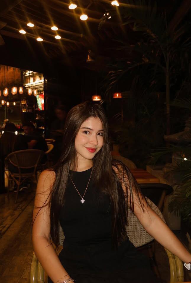 672877469: Chica busca chico en León