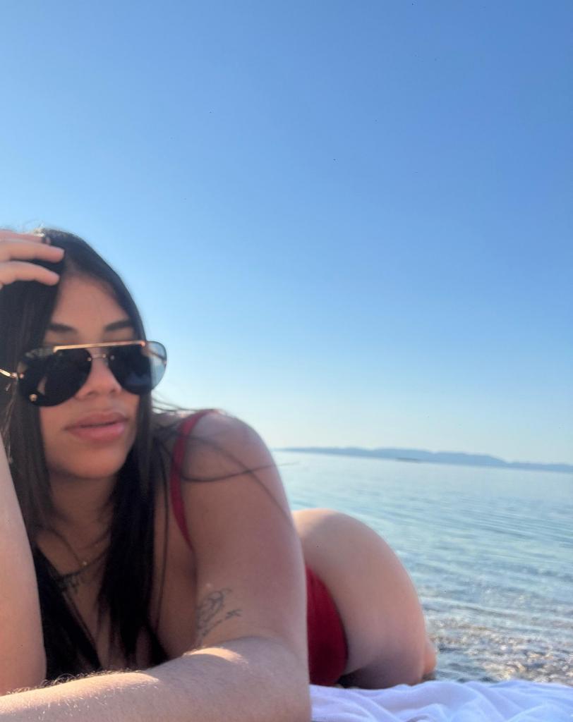 647259381: Chica busca chico en Tenerife