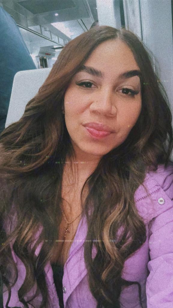 670293335: Chica busca chico en Navarra