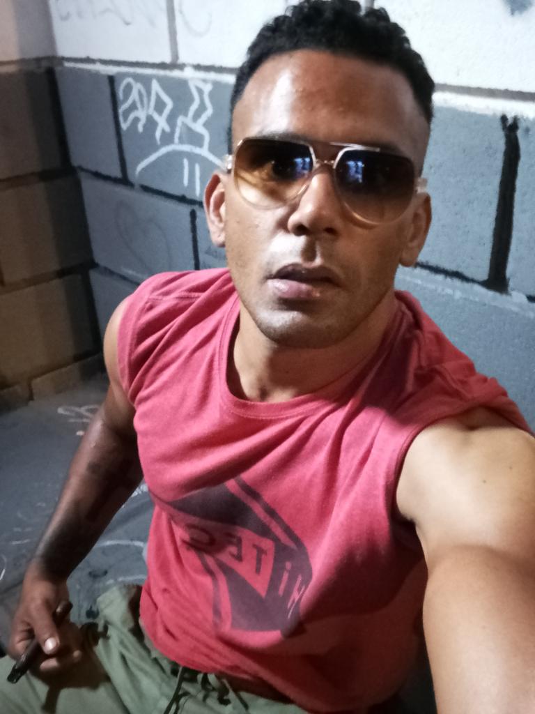 Chico busca chica en Tenerife: 