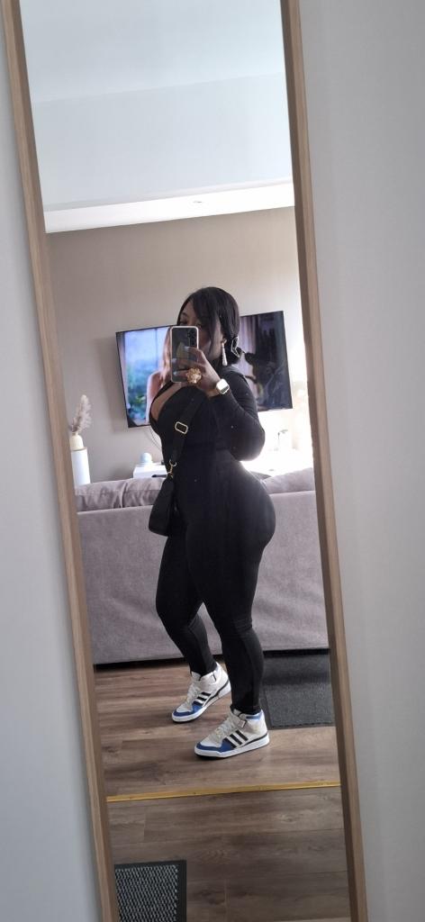 632399221: Chica busca chico en Gerona