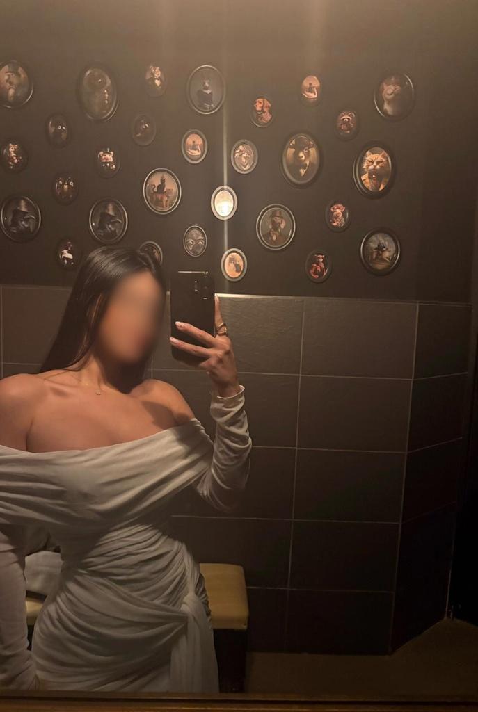666926043: Chica busca chico en Sevilla