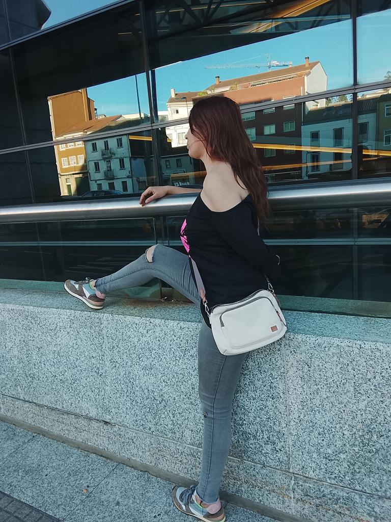 631481242: Chica busca chico en La Coruña