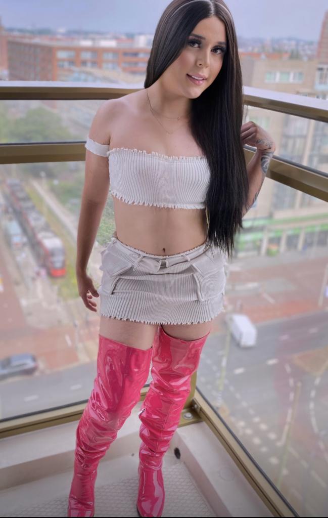 613477046: Travesti en Valencia