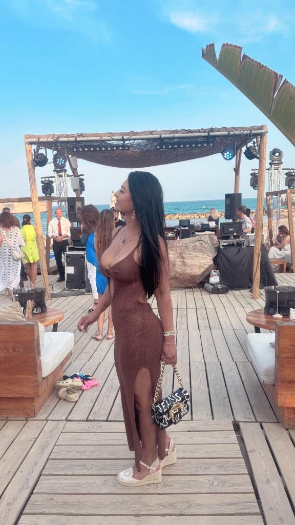 650465793: Chica busca chico en Lugo