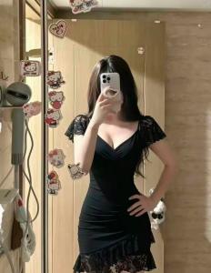 613842090: Chica busca chico en Barcelona