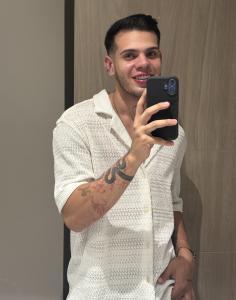 611281428: Chico busca chica en Zaragoza