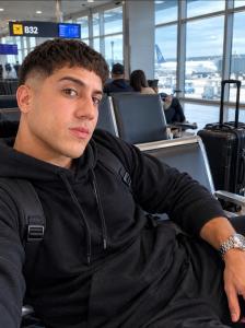 611394183: Chico busca chica en Valladolid