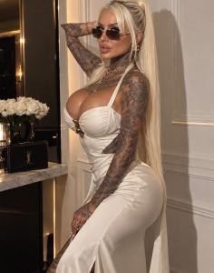 663177608: Chica busca chico en Barcelona