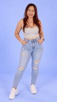677910235: Chica busca chico en Madrid