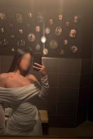 666926043: Chica busca chico en Sevilla