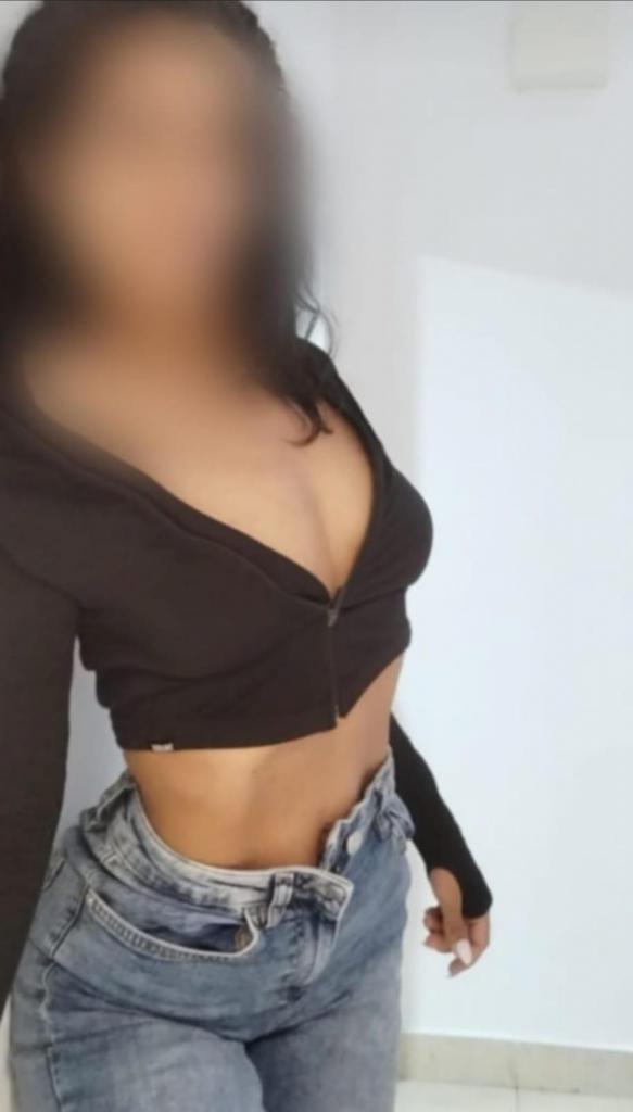 663169632: Chica busca chico en Almería