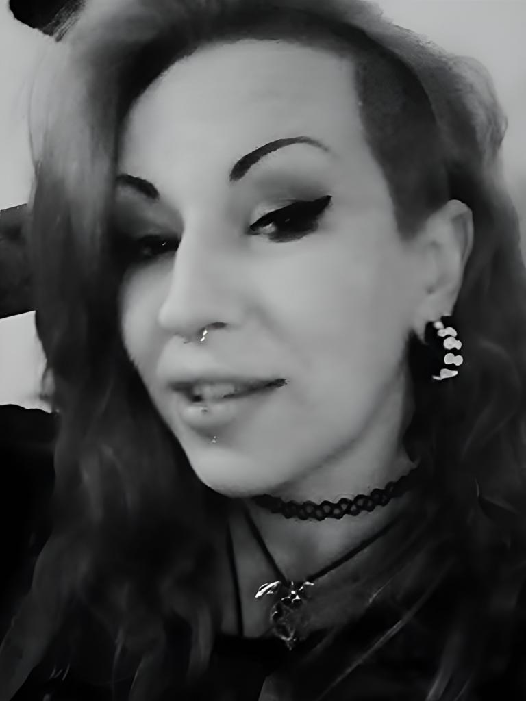 611868357: Chica busca chico en Albacete